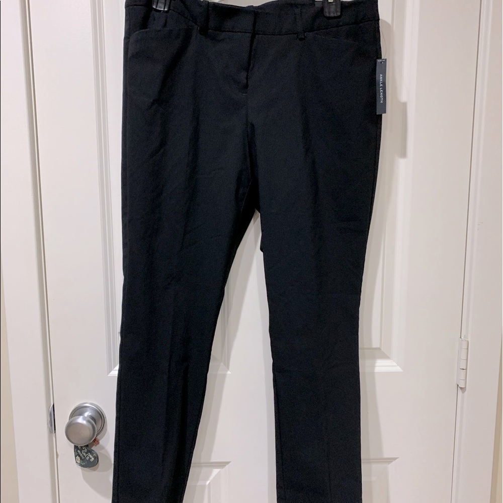 NEW Worthington Black dress pants size 10 slim fit. Crisp fabric.